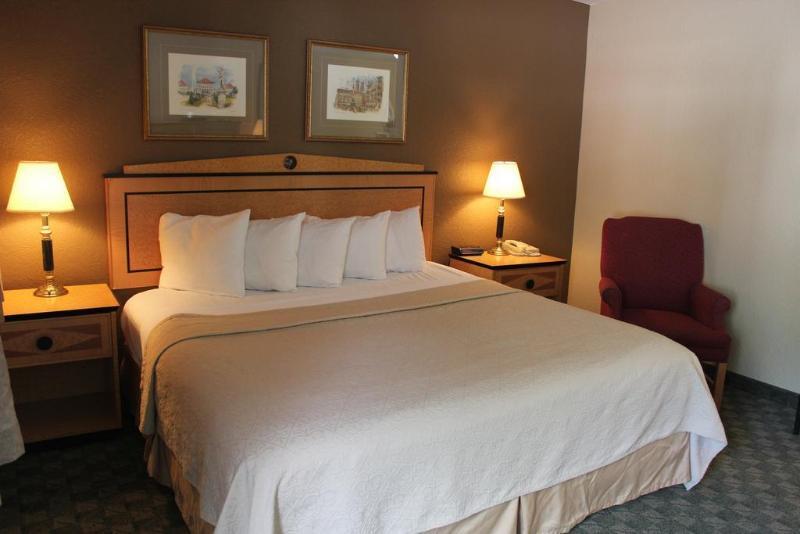 Fairbridge Inn & Suites Leavenworth Exteriör bild